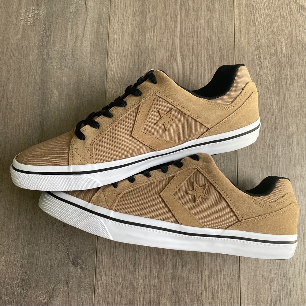 NWT Converse Distrito OX - Picture 7 of 8